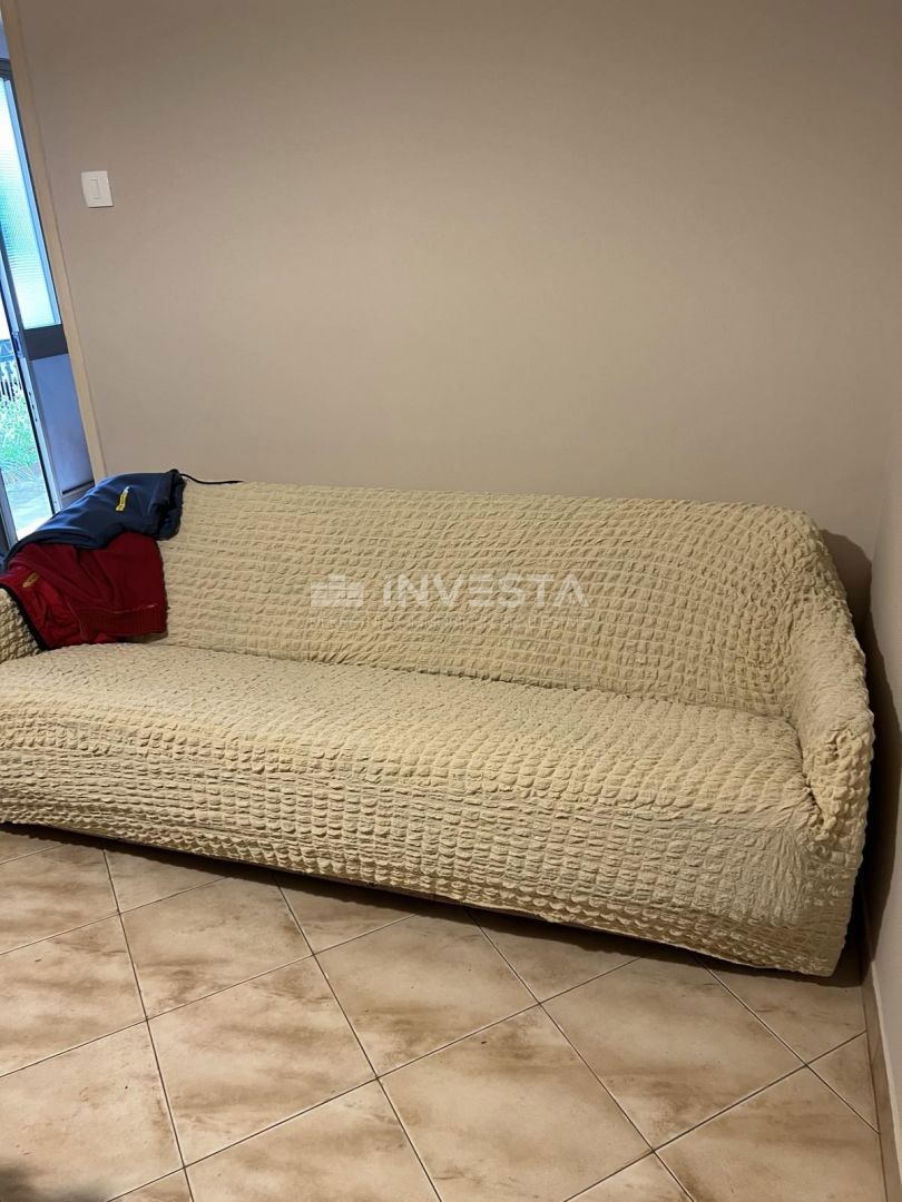 Parenzo, Casa a Schiera al Piano Terra con Ampio Giardino