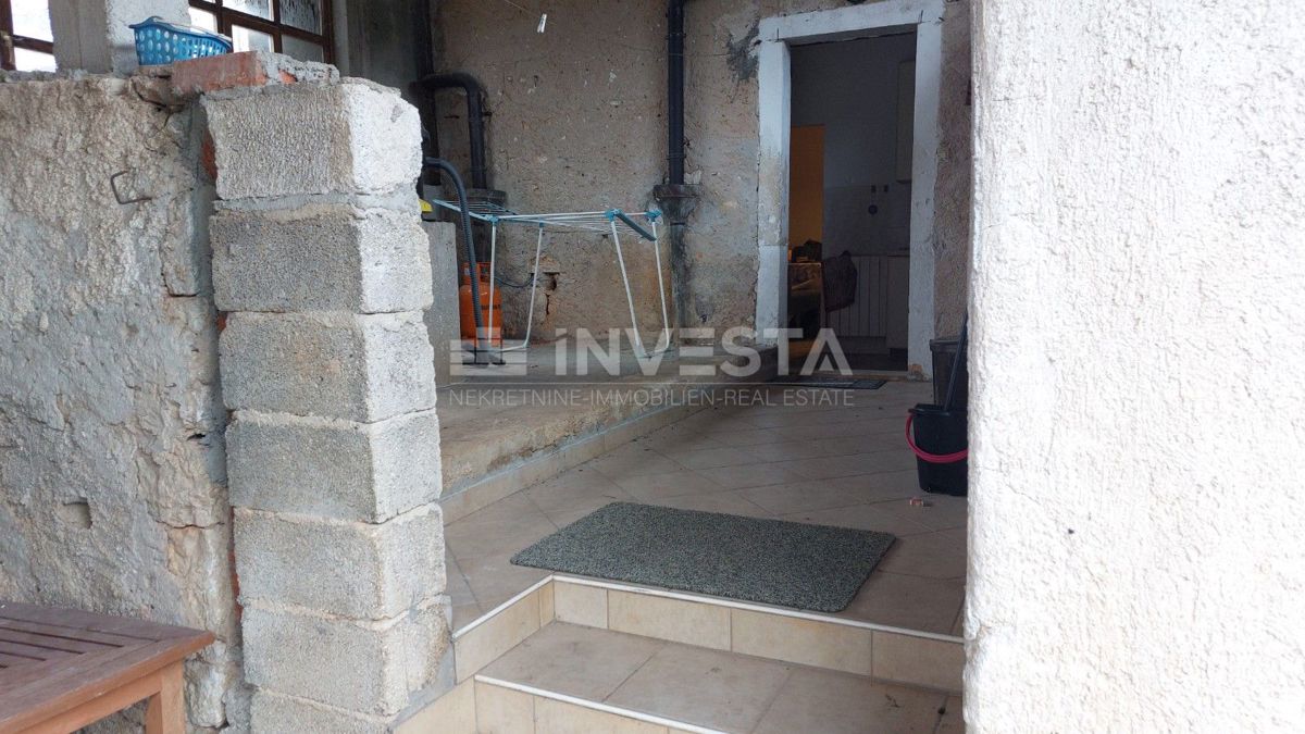 Parenzo, Casa a Schiera al Piano Terra con Ampio Giardino