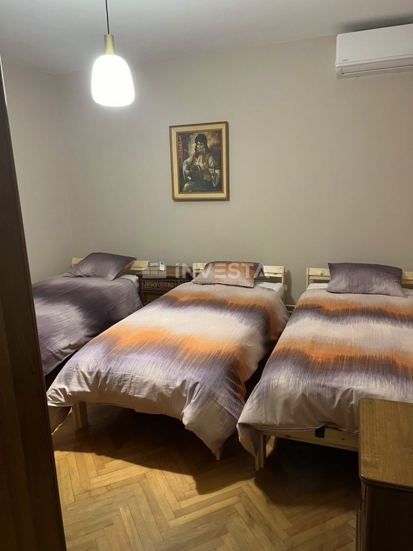 Parenzo, Casa a Schiera al Piano Terra con Ampio Giardino