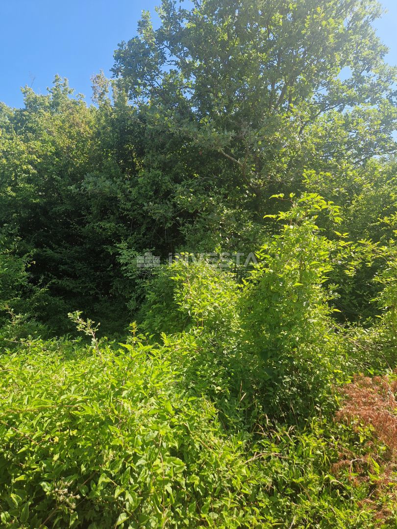 Peroj, Terreno agricolo, uso T, 1 km dal mare