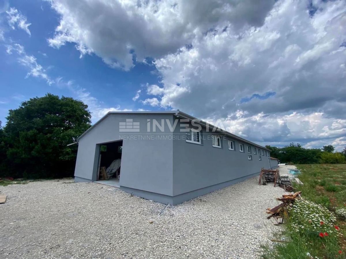 Edificio commerciale polifunzionale di Svetvinčenat