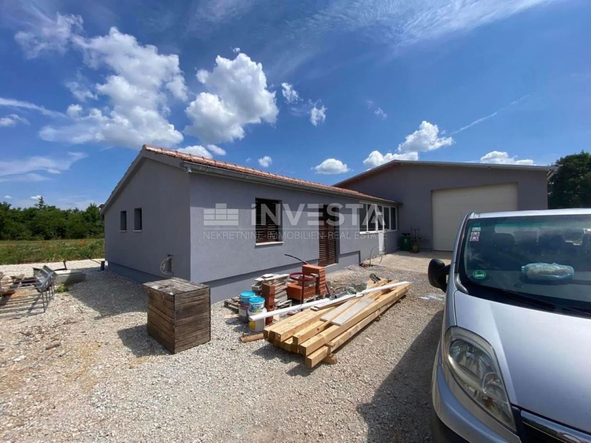 Edificio commerciale polifunzionale di Svetvinčenat