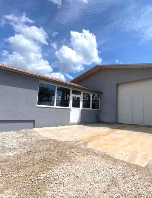 Edificio commerciale polifunzionale di Svetvinčenat