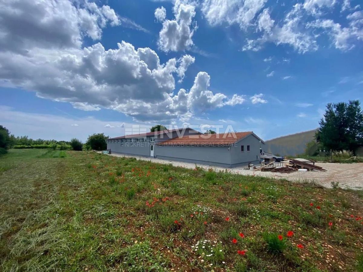 Edificio commerciale polifunzionale di Svetvinčenat