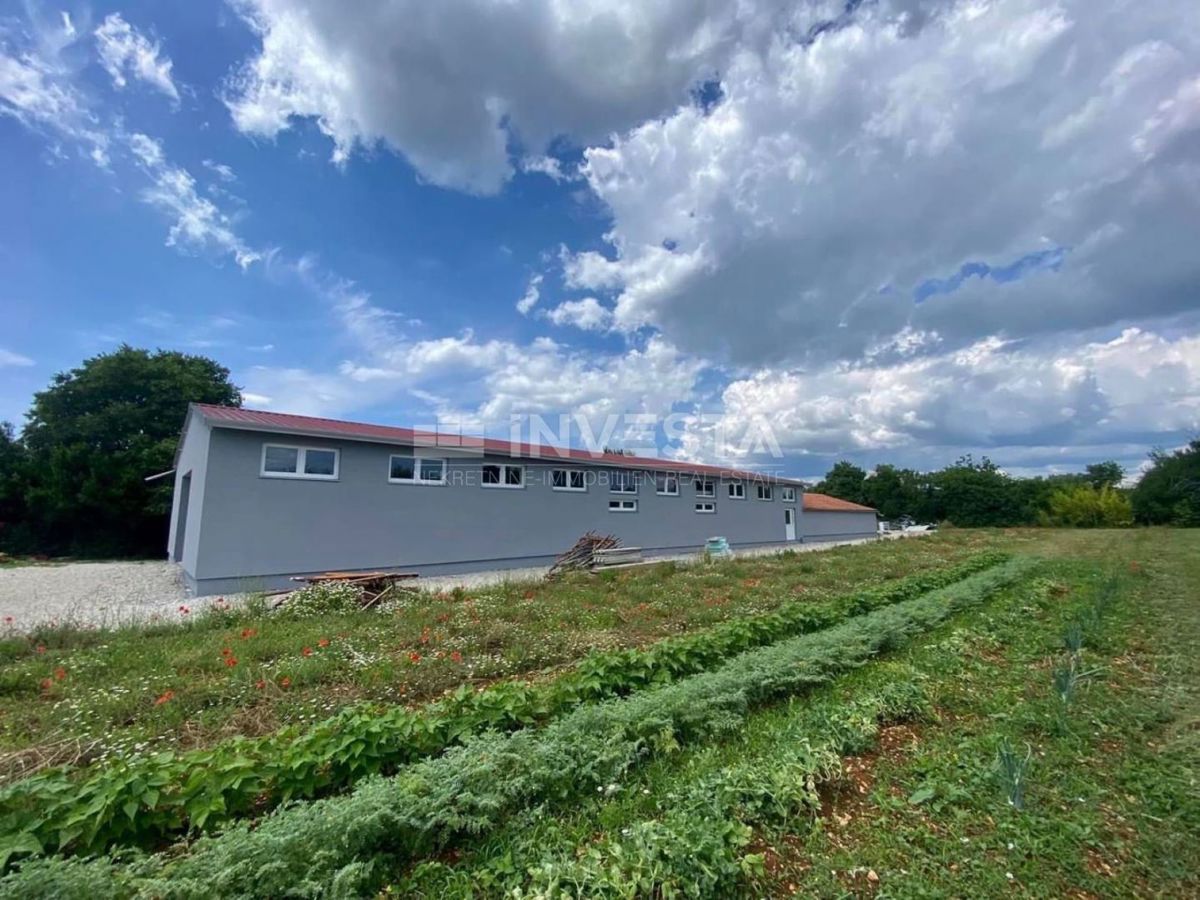 Edificio commerciale polifunzionale di Svetvinčenat