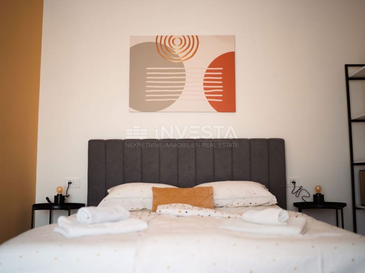 Medulin, Villa moderna con garage e piscina, a soli 200 m dal mare