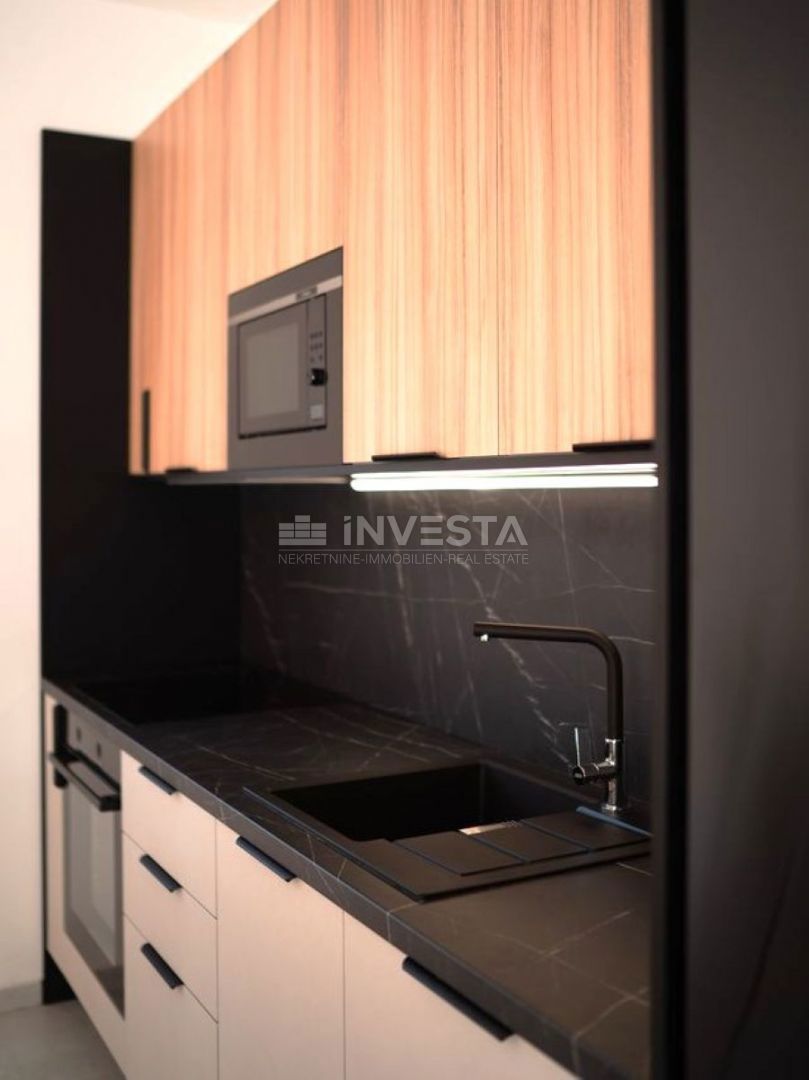 Medulin, Villa moderna con garage e piscina, a soli 200 m dal mare