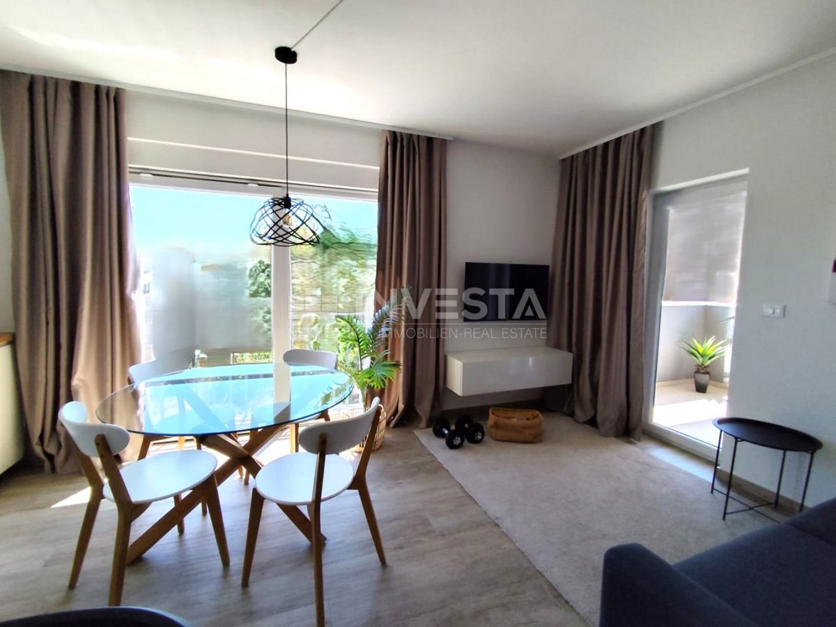 Pola, Nuova costruzione con permesso di agibilità, primo piano, appartamento con 2 camere da letto, parcheggio