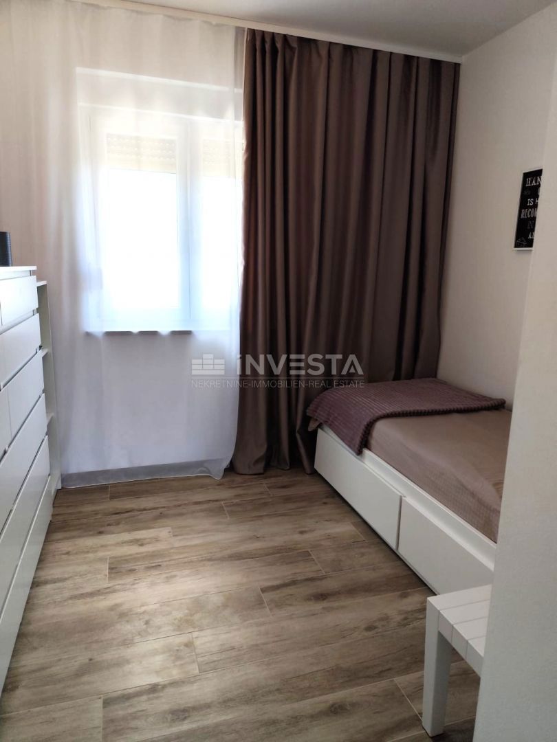 Pola, Nuova costruzione con permesso di agibilità, primo piano, appartamento con 2 camere da letto, parcheggio