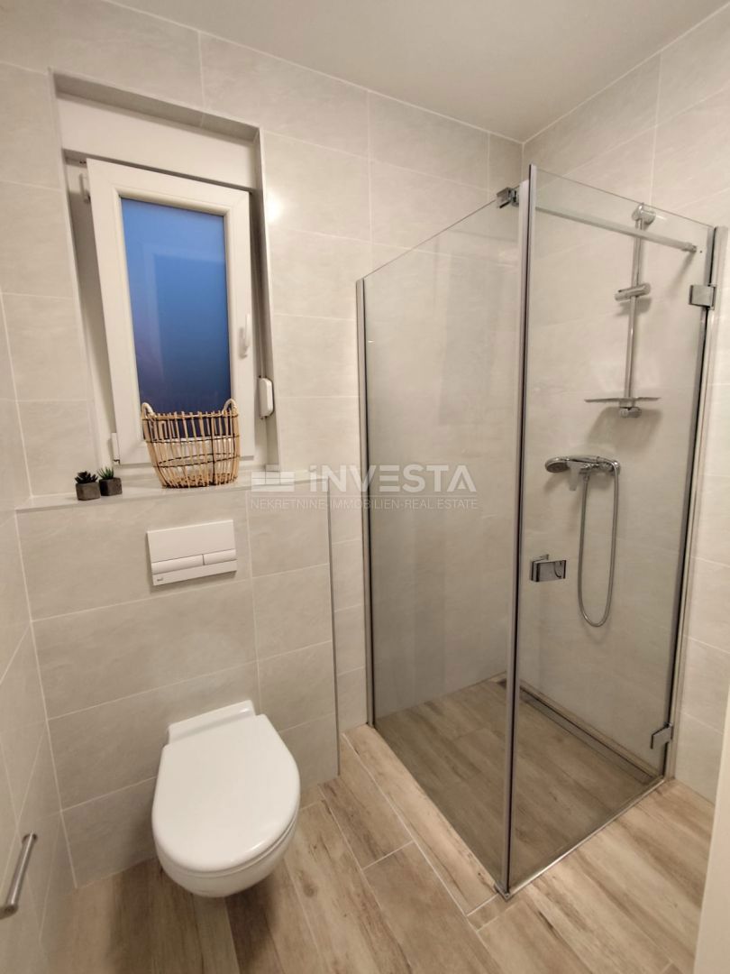 Pola, Nuova costruzione con permesso di agibilità, primo piano, appartamento con 2 camere da letto, parcheggio