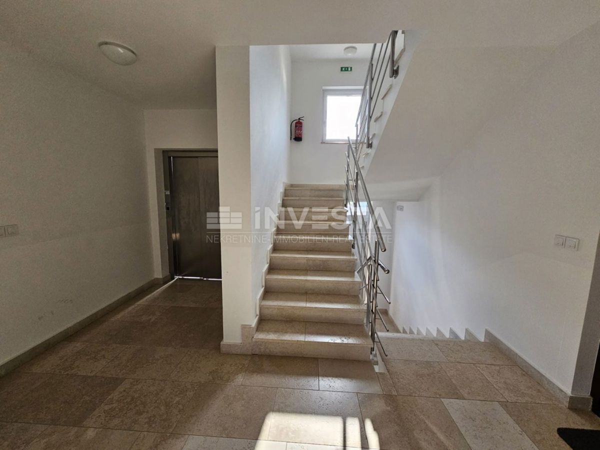 Medolino, appartamento arredato di 50 m² al piano terra con spaziosa loggia