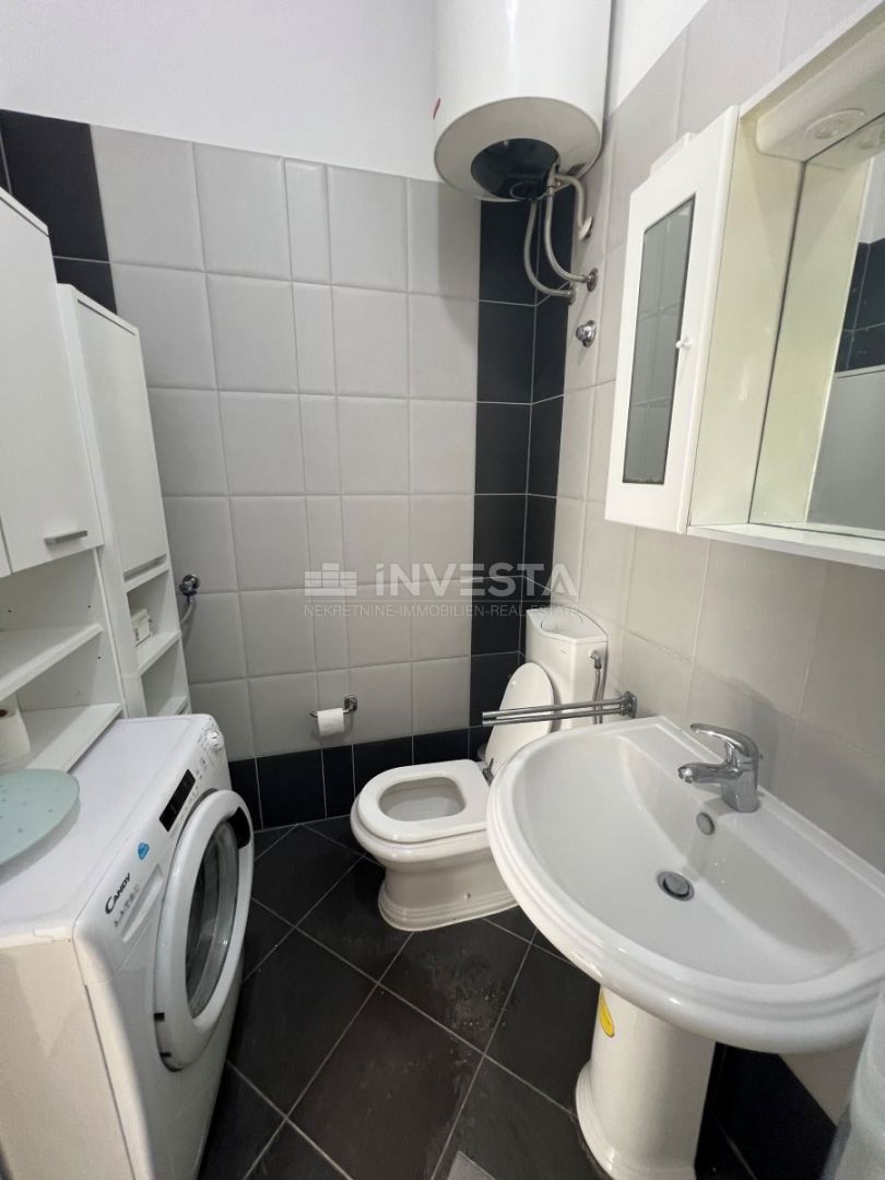 Pola, appartamento con una camera da letto, 49 m², piano terra con parcheggio