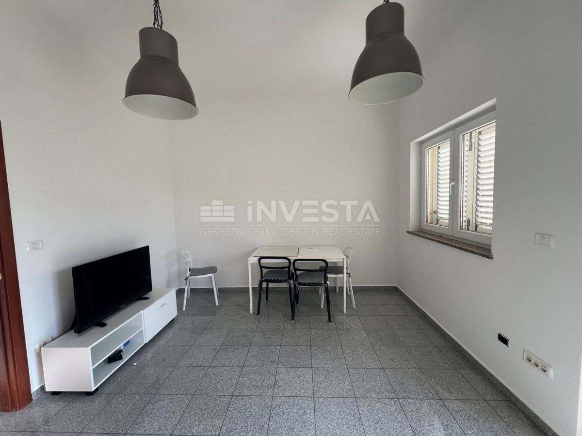 Pola, appartamento con una camera da letto, 49 m², piano terra con parcheggio