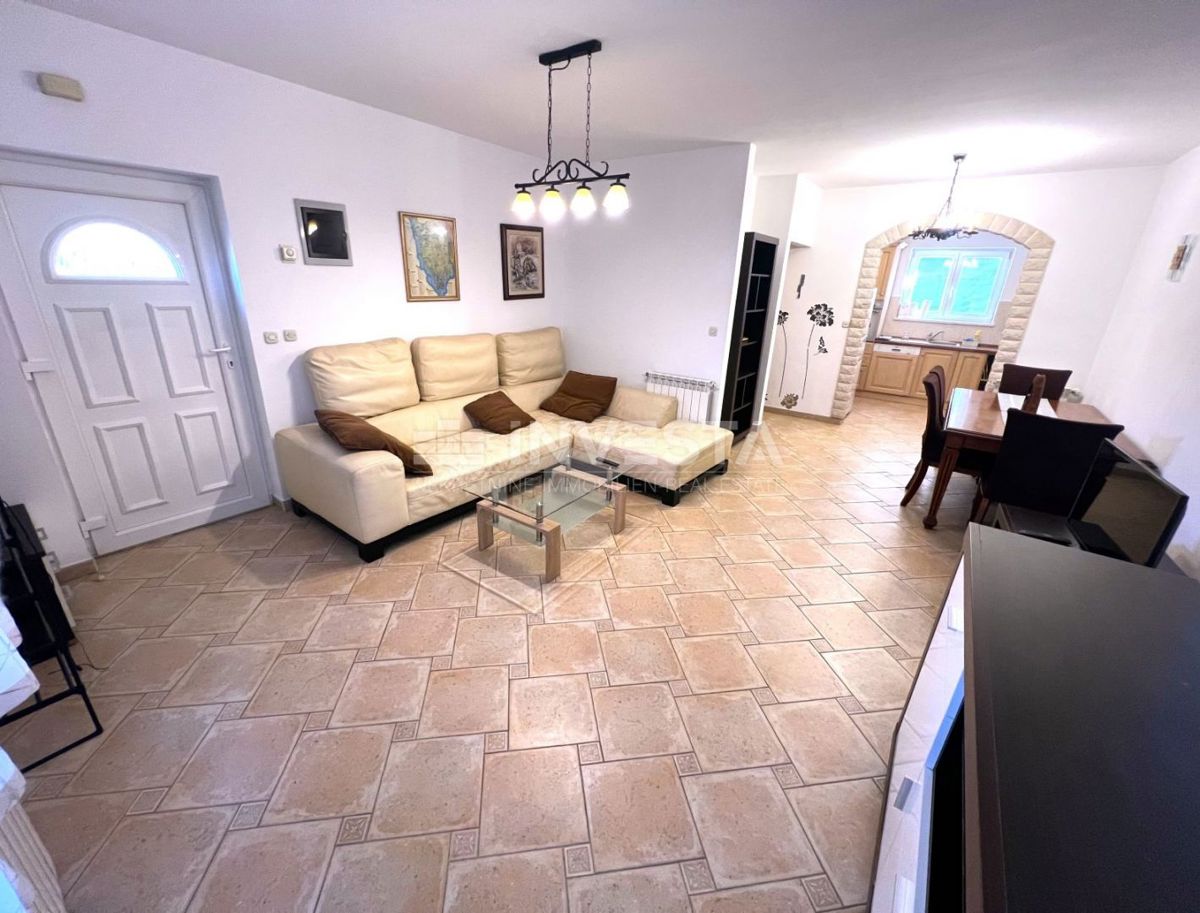 Pula, Štinjan – appartamento con due camere, 70 m²