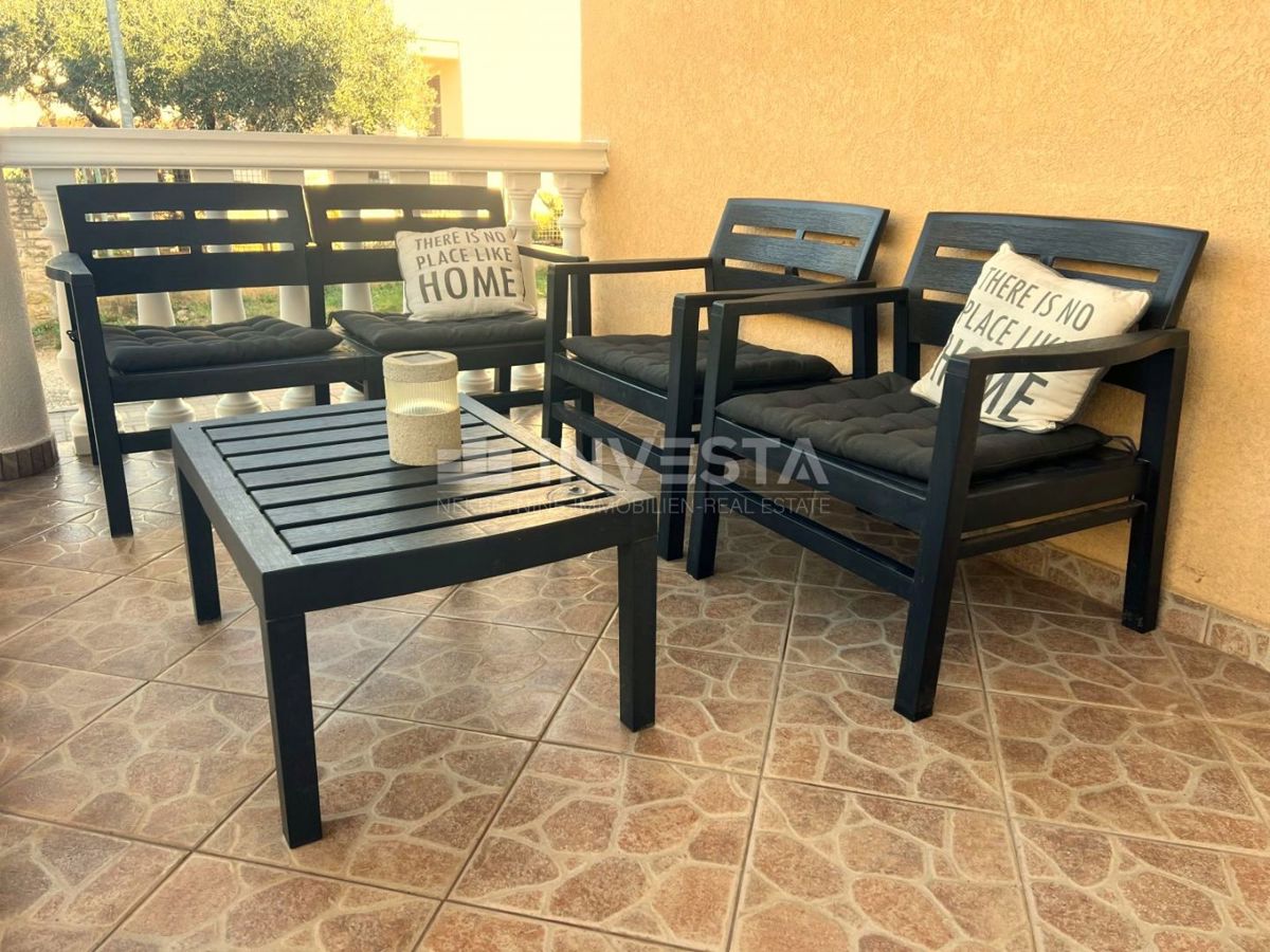 Pula, Štinjan – appartamento con due camere, 70 m²