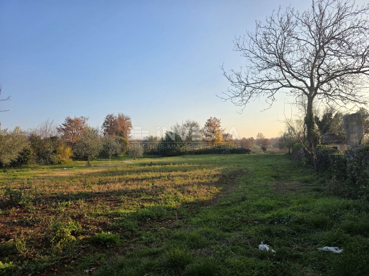 Zona di Vodnjan – Terreno edificabile 1025 m²