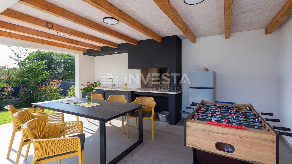 Zona Svetvinčenat, Villa moderna con piscina, nuova costruzione