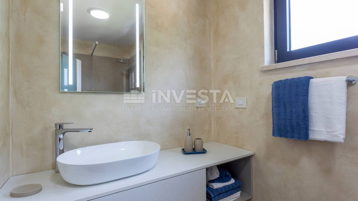 Zona Svetvinčenat, Villa moderna con piscina, nuova costruzione