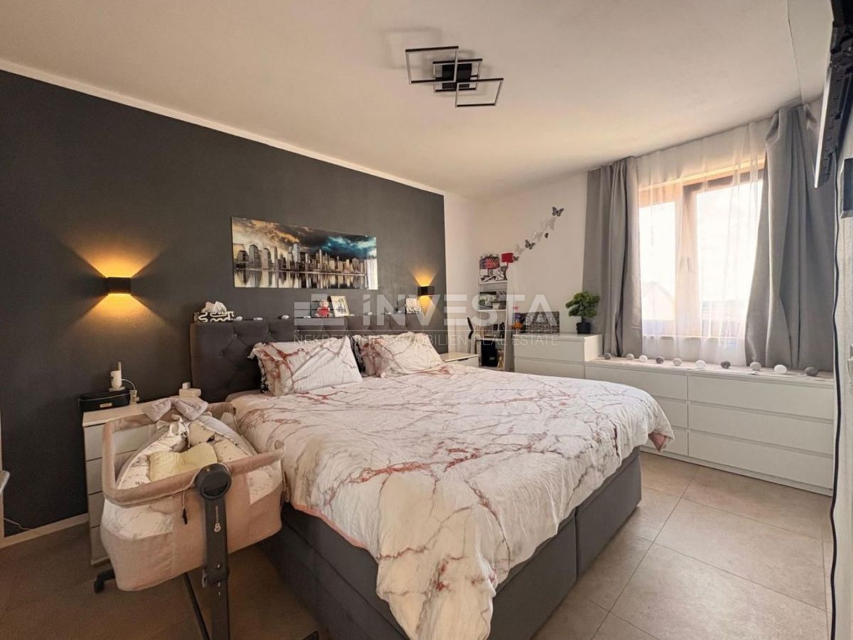 Pula, Veli Vrh, appartamento moderno con terrazza e vista mare