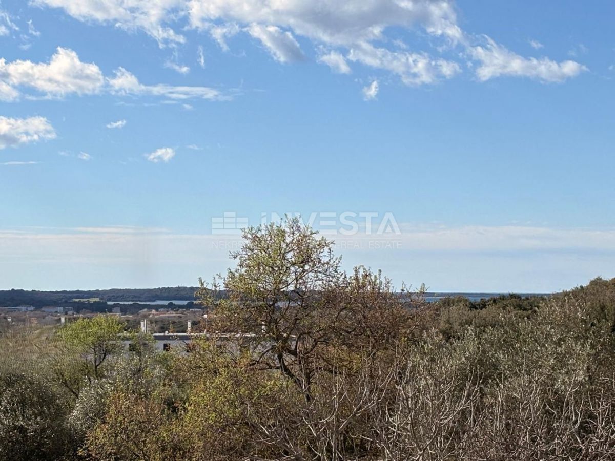 Pula, Veli Vrh, appartamento moderno con terrazza e vista mare