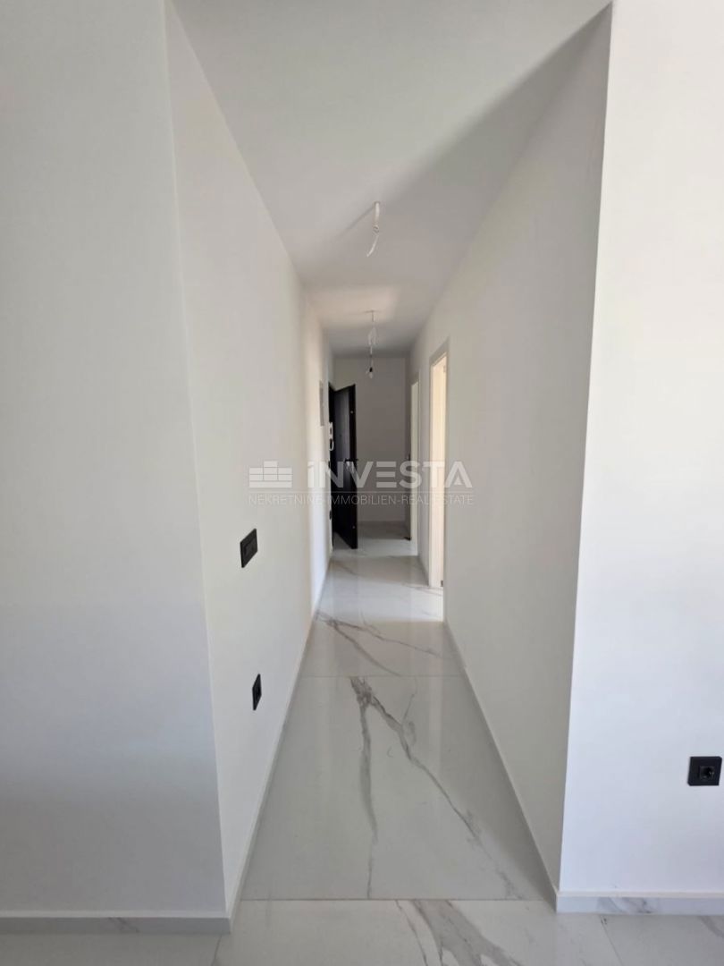 Valbandon, nuova costruzione con certificato di agibilità, appartamento al piano terra con giardino