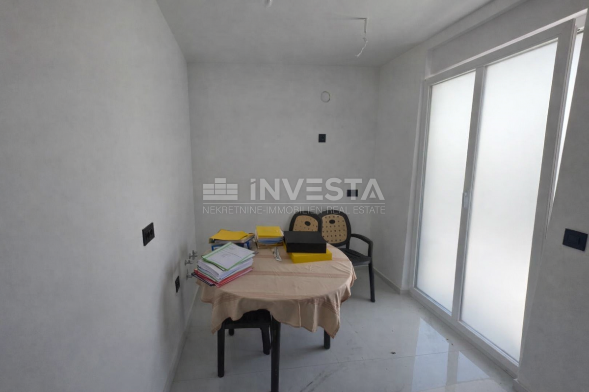 Valbandon, nuova costruzione con certificato di agibilità, appartamento al piano terra con giardino