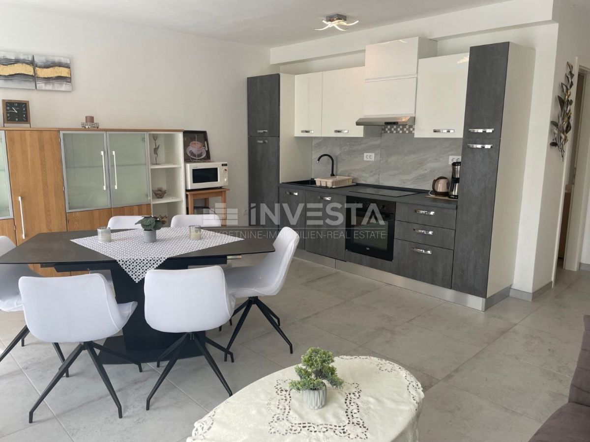Pola centro, casa nuova completamente arredata con garage