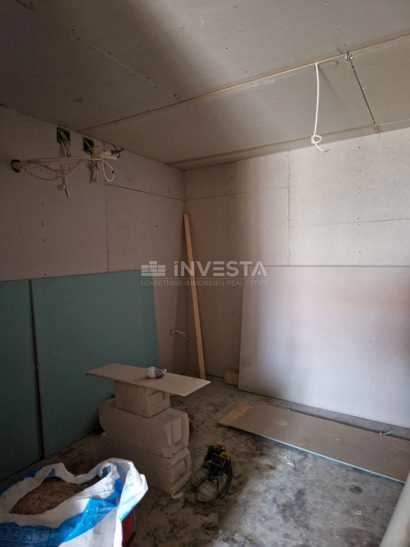 Liznjan, casa di 85 m2 in fase di ristrutturazione