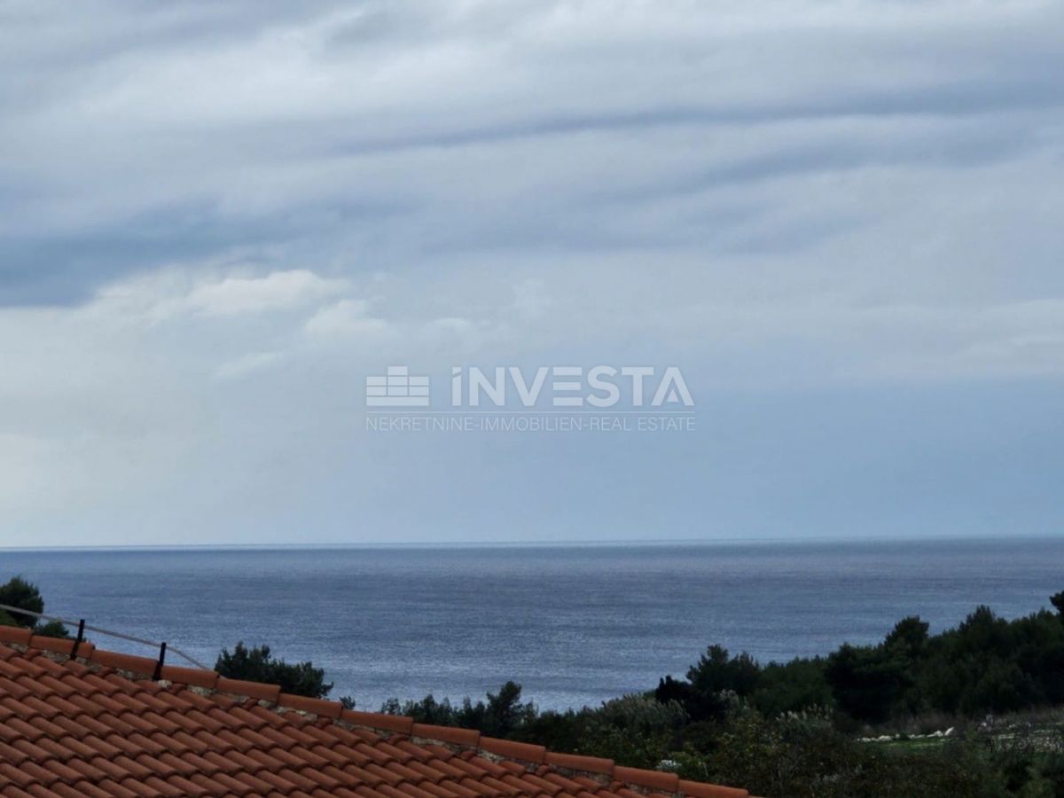 Premantura, appartamento trilocale con 2 terrazzi e vista panoramica sul mare