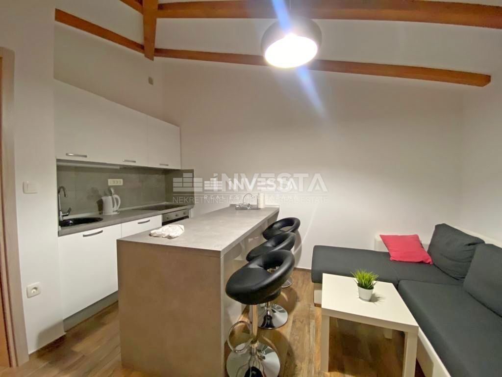 Fasana, Palazzina con 5 unità abitative, a 600 m dalla spiaggia