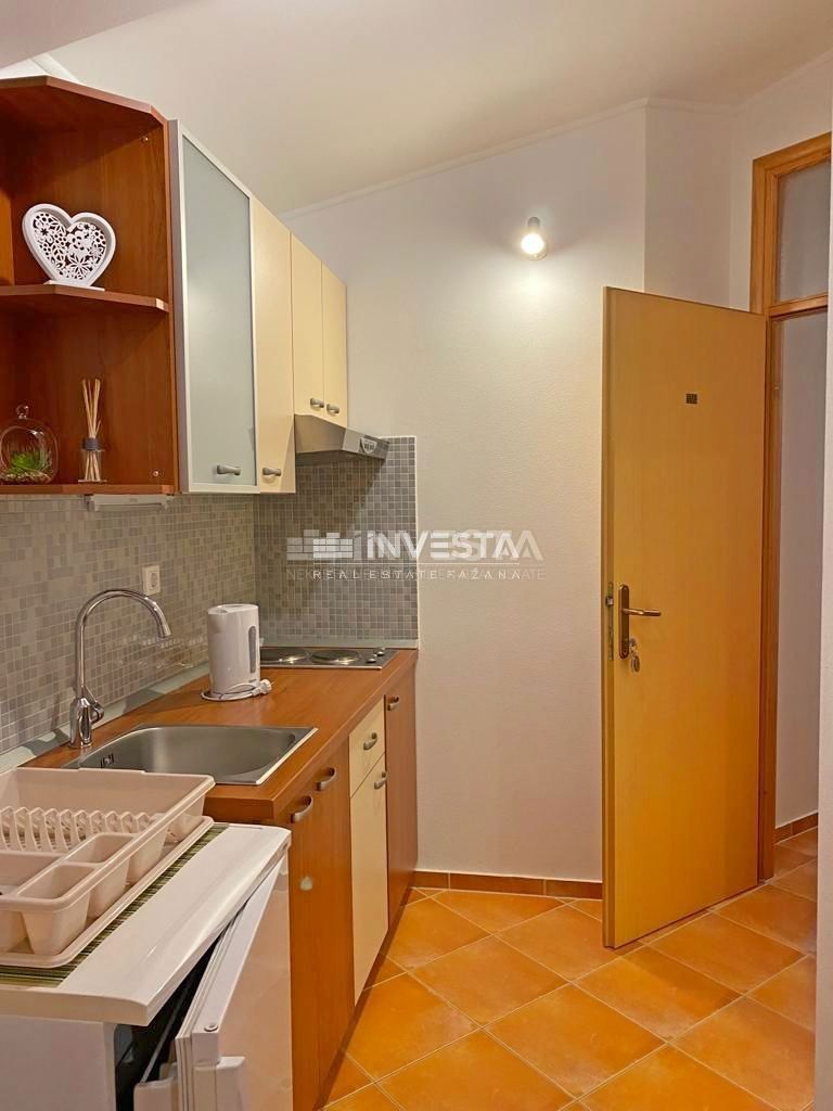 Fasana, Palazzina con 5 unità abitative, a 600 m dalla spiaggia