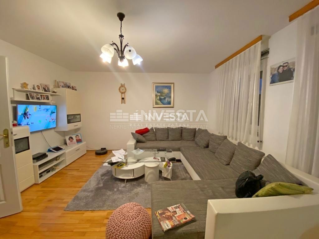 Fasana, Palazzina con 5 unità abitative, a 600 m dalla spiaggia