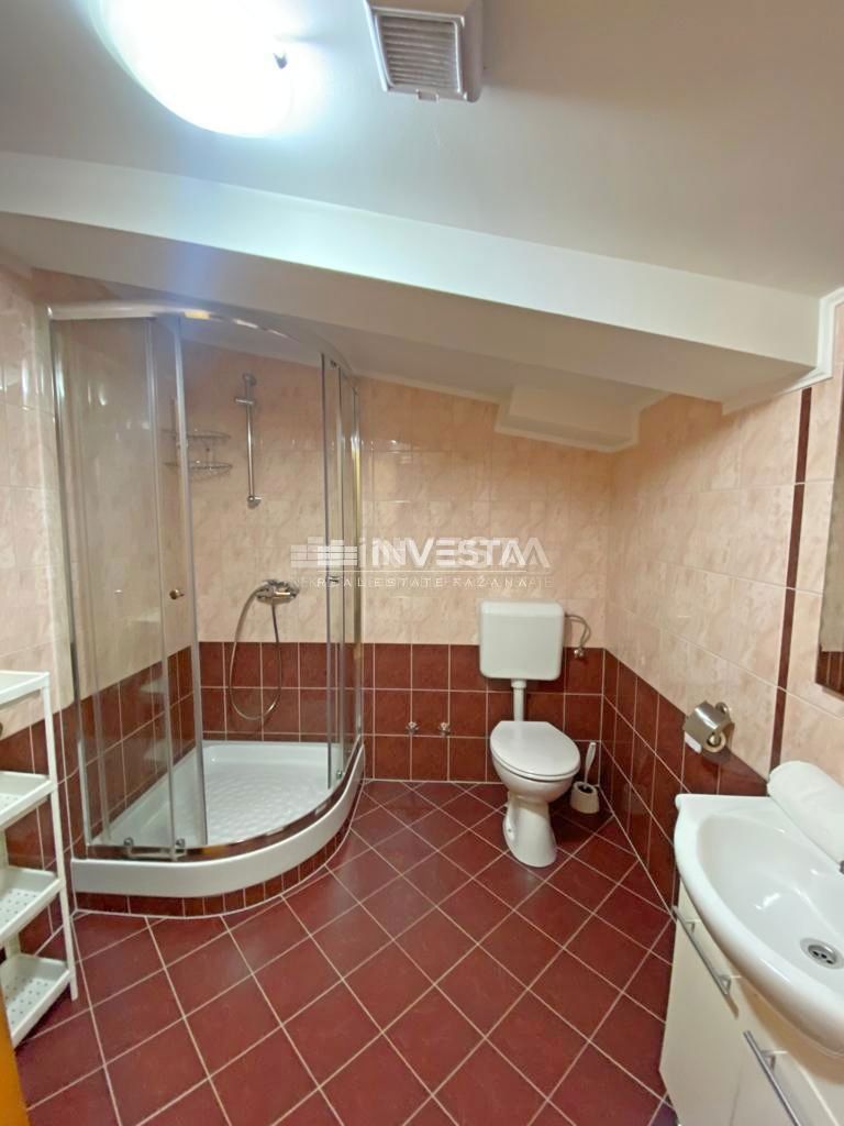 Fasana, Palazzina con 5 unità abitative, a 600 m dalla spiaggia