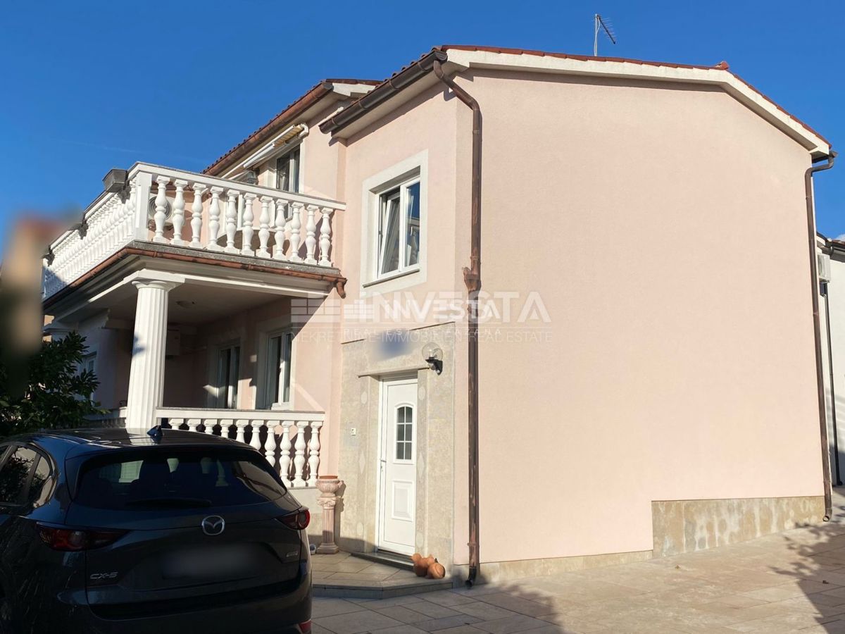 Fasana, Palazzina con 5 unità abitative, a 600 m dalla spiaggia