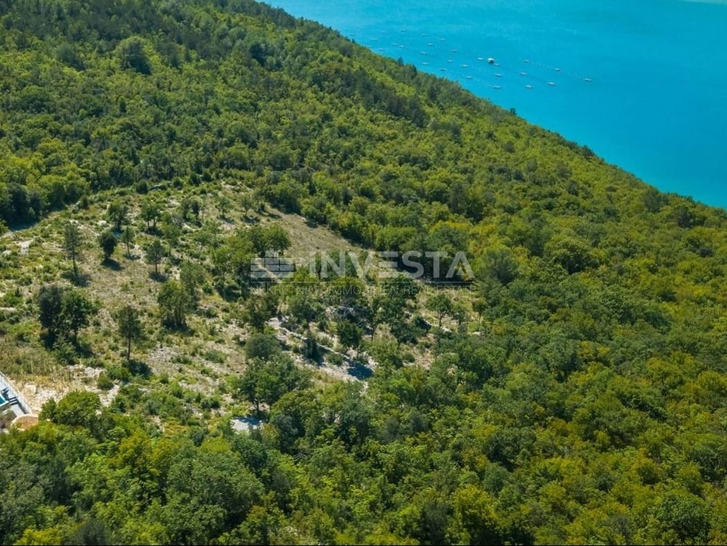 Terreno edificabile con vista spettacolare sul mare