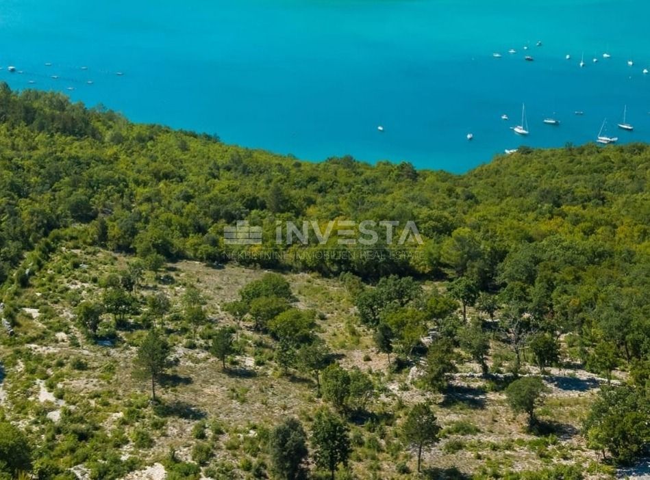 Terreno edificabile con vista spettacolare sul mare