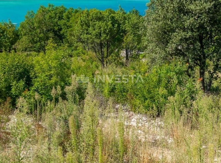 Terreno edificabile con vista spettacolare sul mare