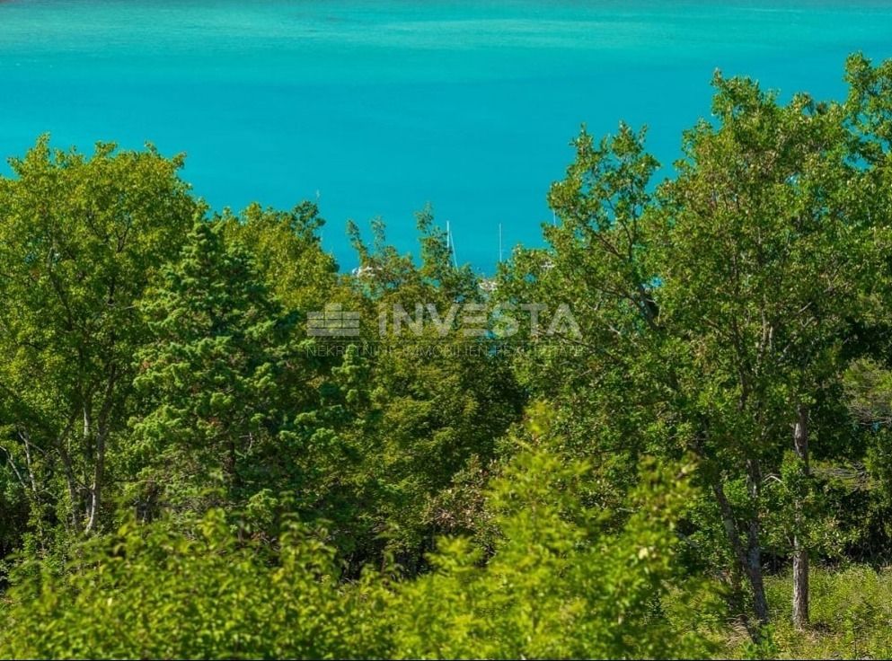 Terreno edificabile con vista spettacolare sul mare