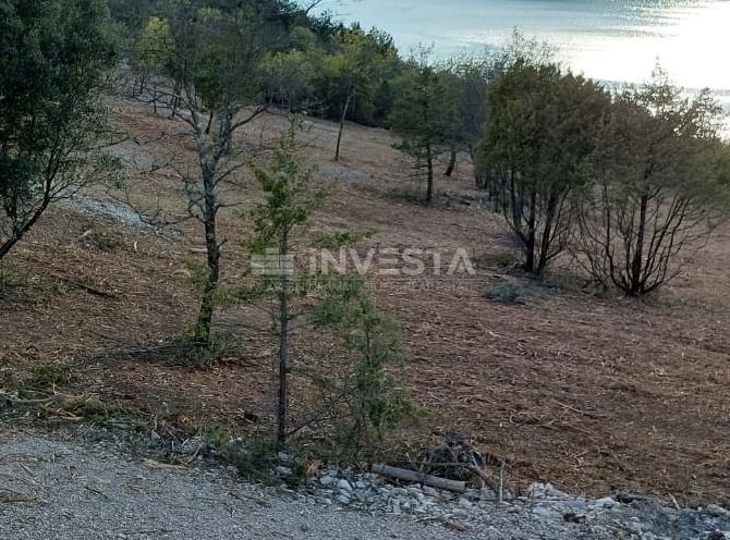 Terreno edificabile con vista spettacolare sul mare