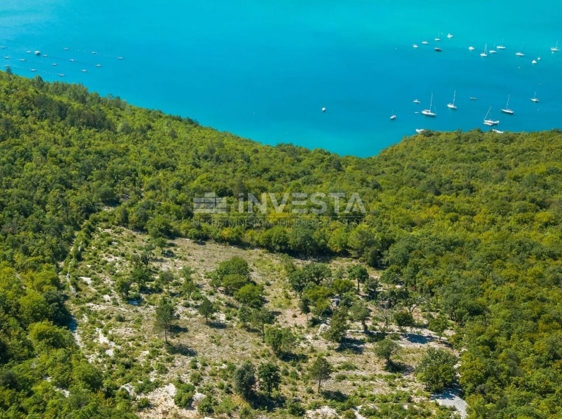 Terreno edificabile con vista spettacolare sul mare
