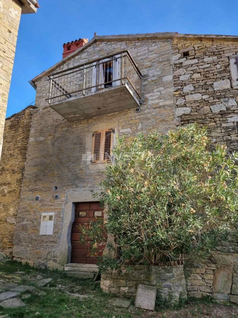 Casa Istriana Autoctona in fila