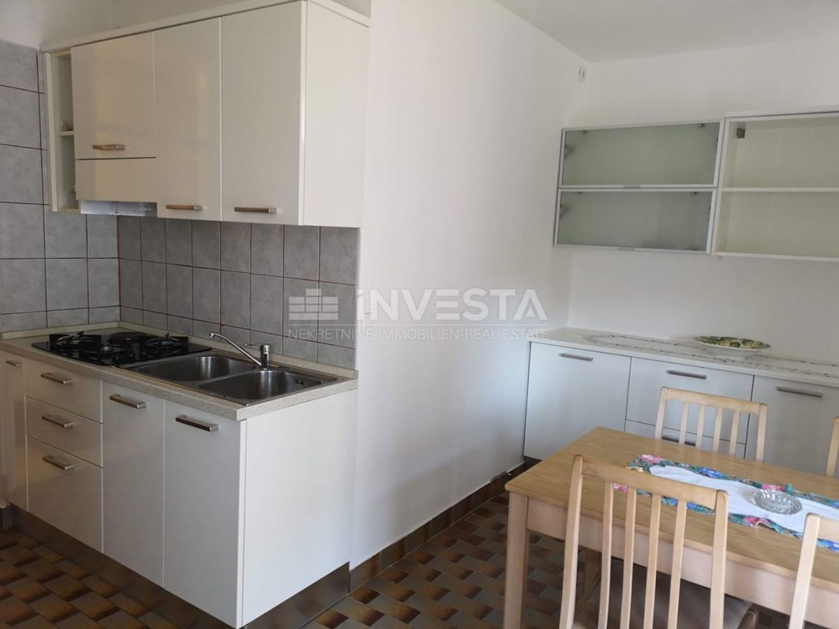 Pola, Šijana, appartamento arredato al 5° piano di un edificio con ascensore