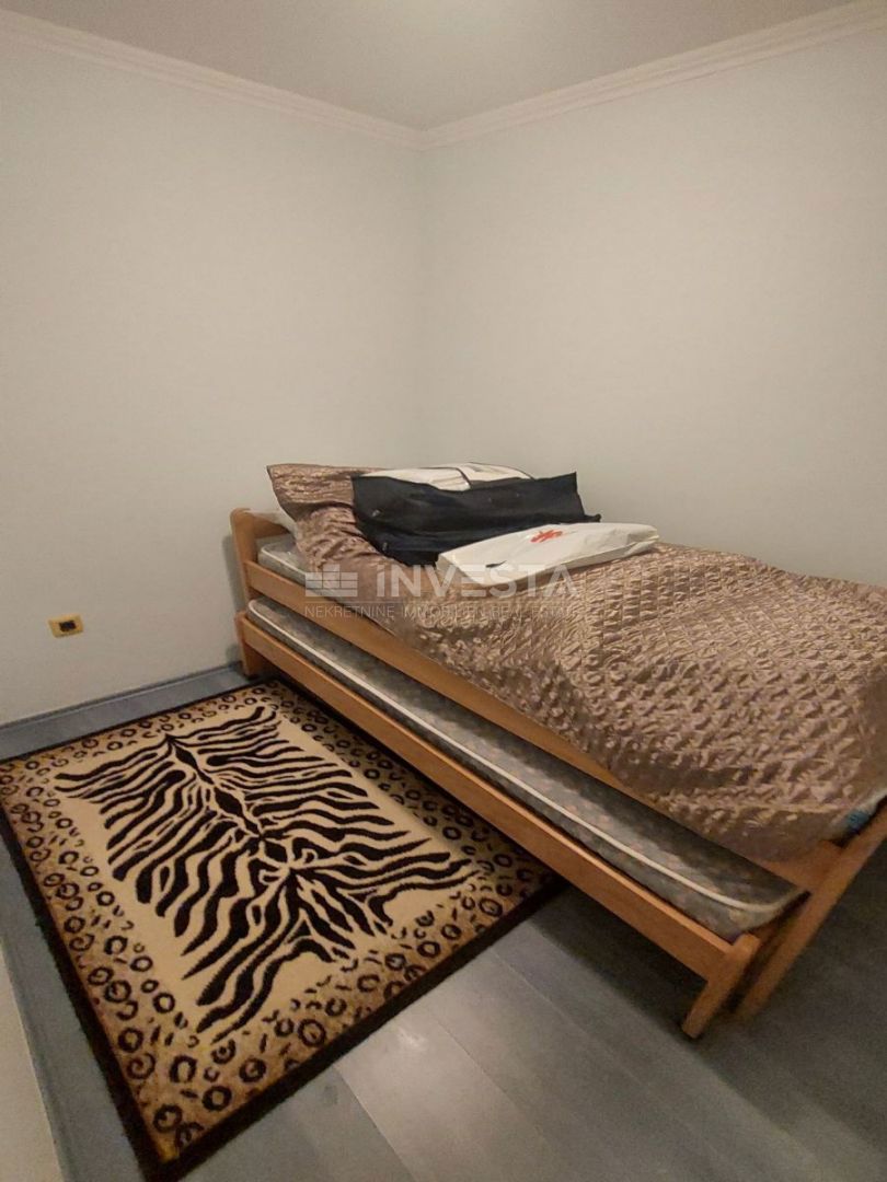 Zona di Marčana, casa in pietra con due appartamenti