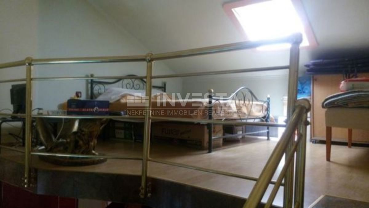 Zona di Marčana, casa in pietra con due appartamenti