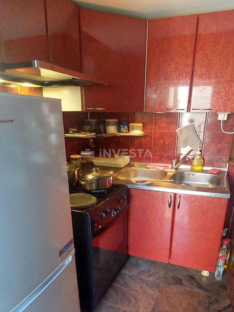 Zona di Marčana, casa in pietra con due appartamenti