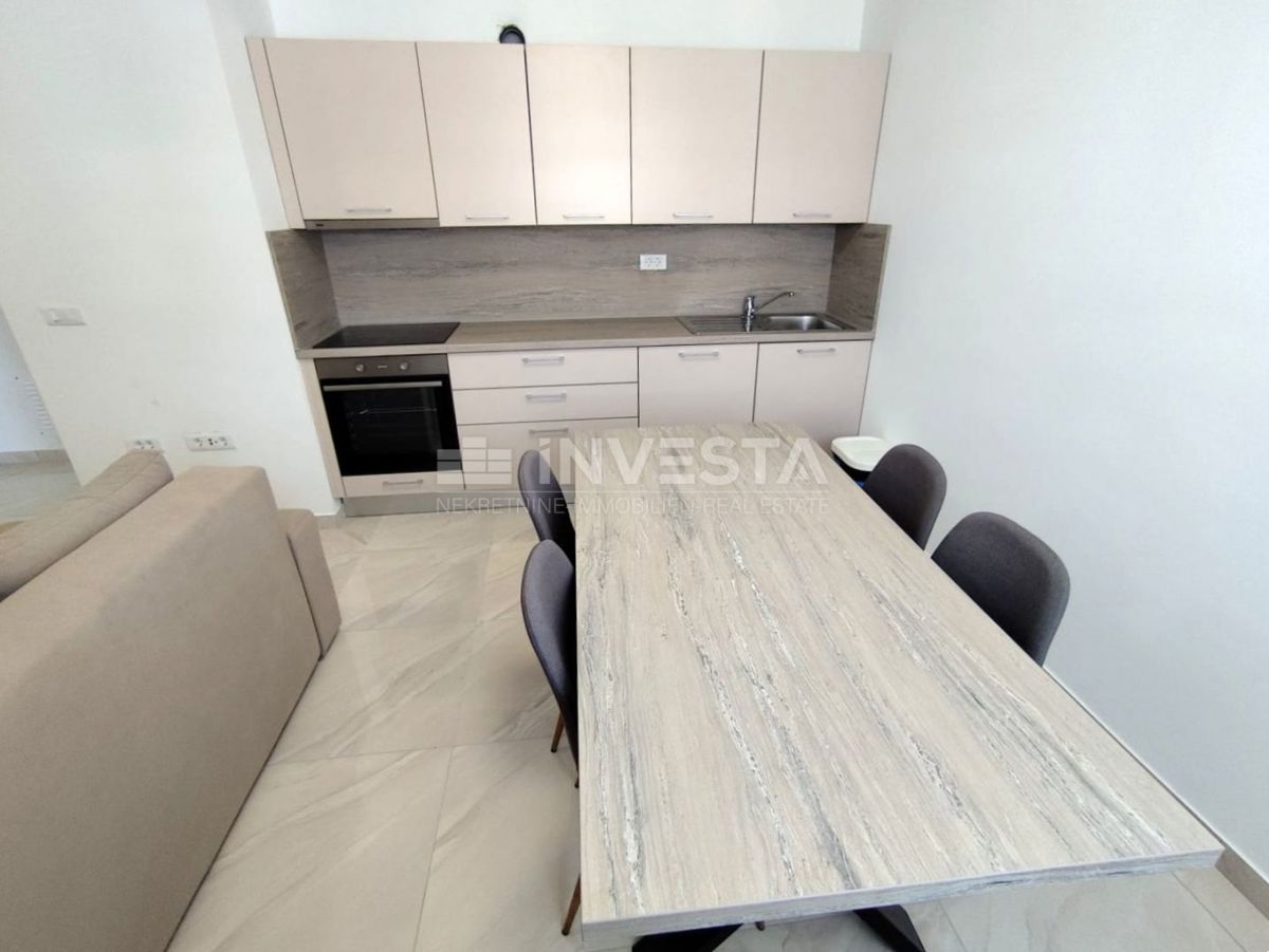  Appartamento al primo piano con terrazza, vicino al mare e a Fažana