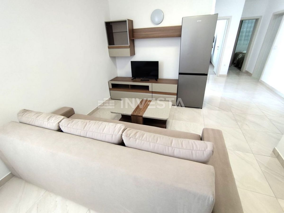  Appartamento al primo piano con terrazza, vicino al mare e a Fažana