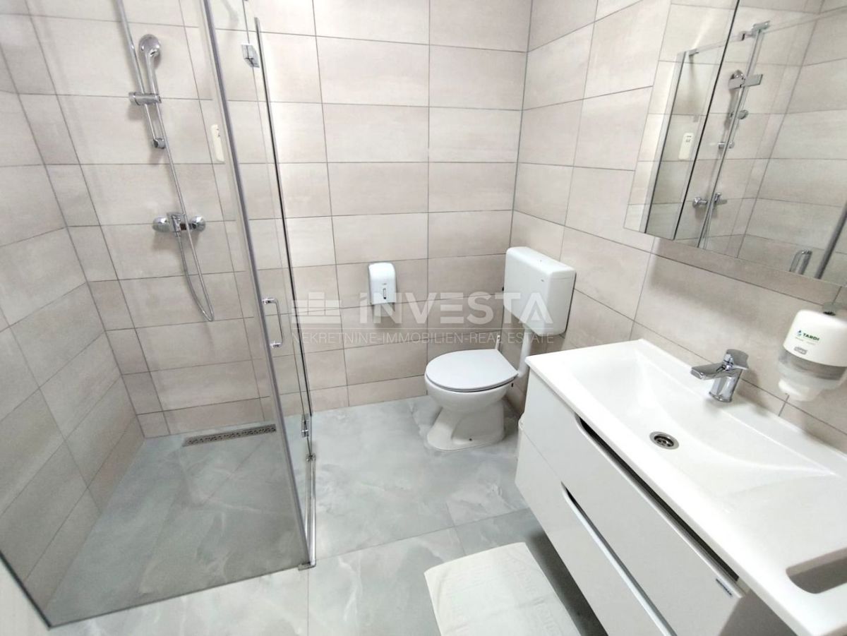  Appartamento al primo piano con terrazza, vicino al mare e a Fažana