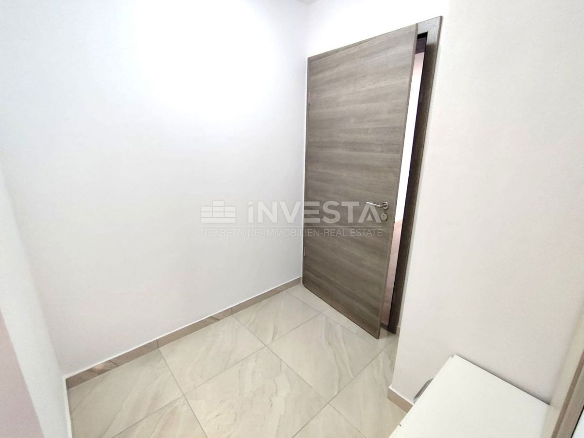  Appartamento al primo piano con terrazza, vicino al mare e a Fažana