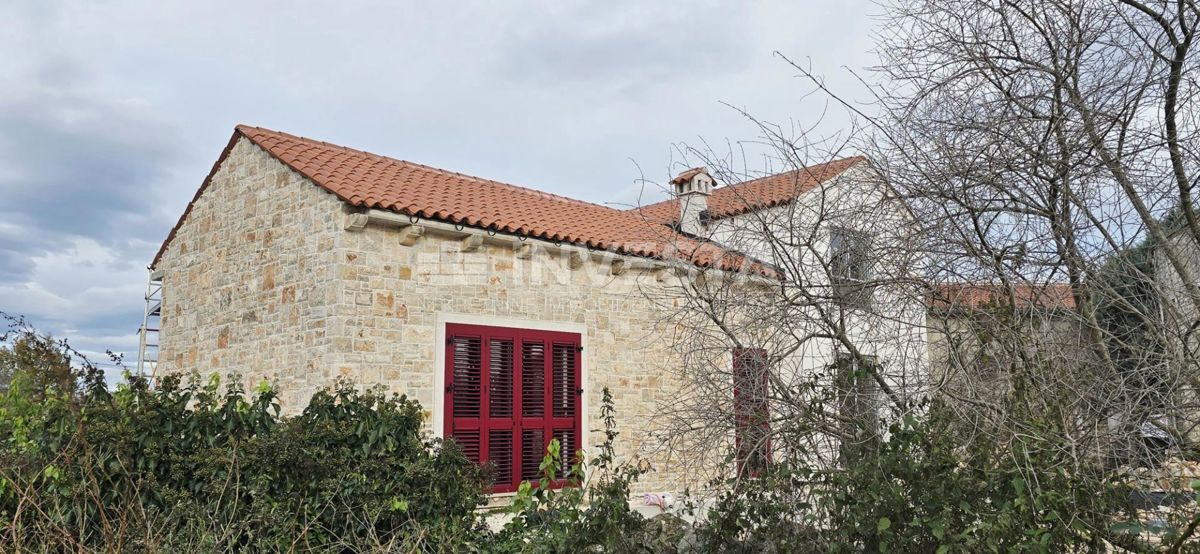 Casa istriana ristrutturata in un ambiente tranquillo